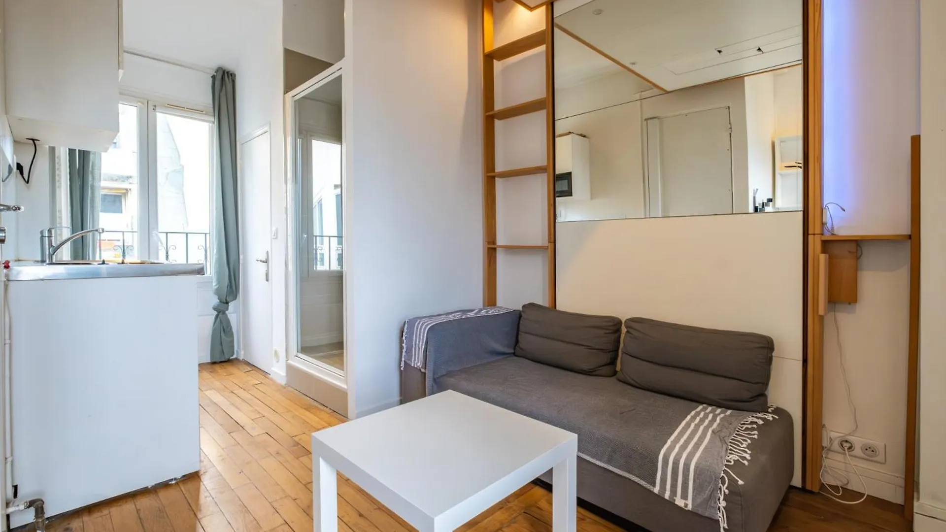 Charming Studio - Eiffel Tower Paris 0*,  France