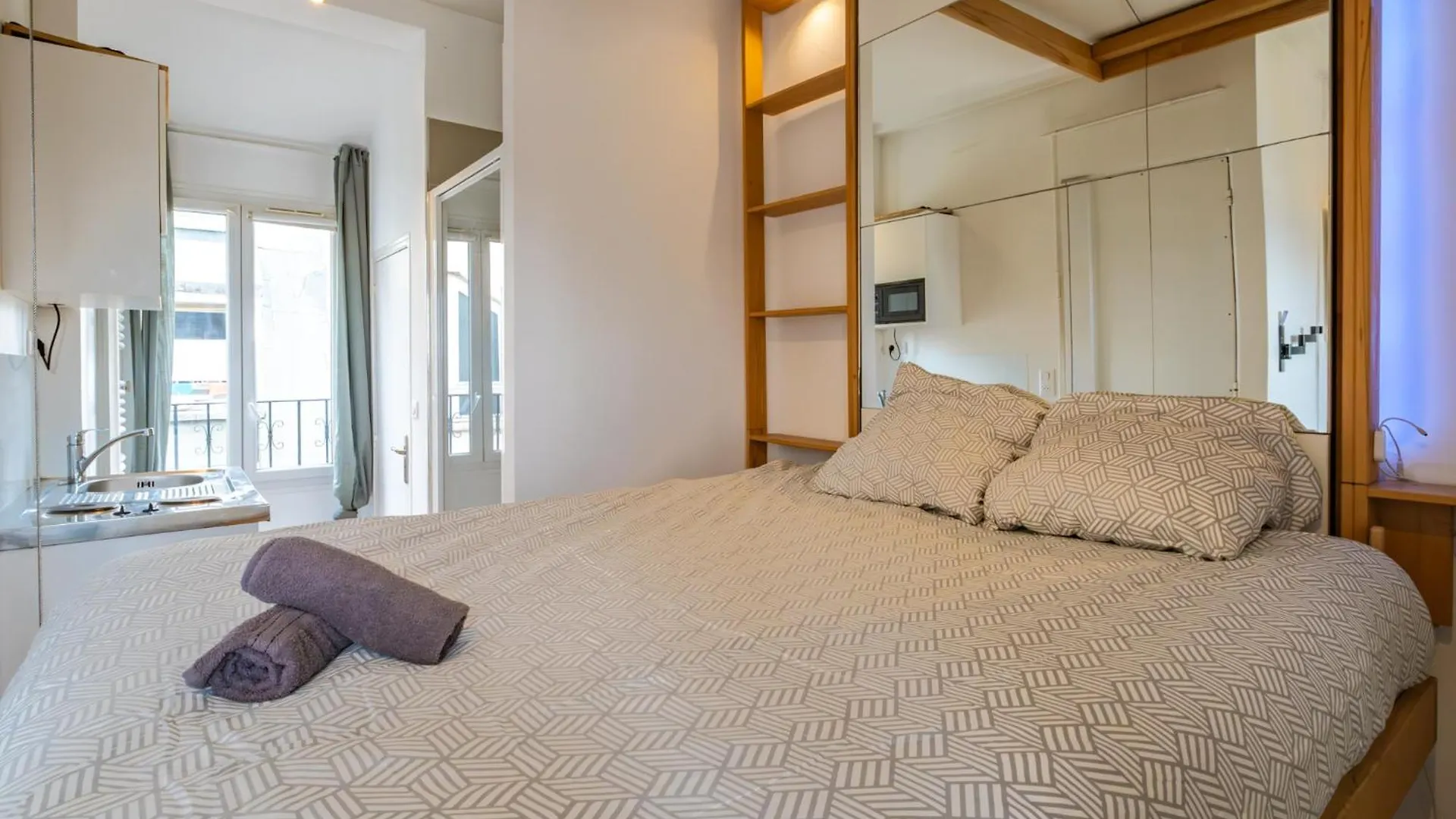 Charming Studio - Eiffel Tower Paris 0*,